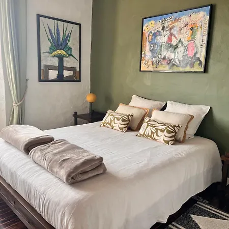 Maison Aurifat Bed & Breakfast *